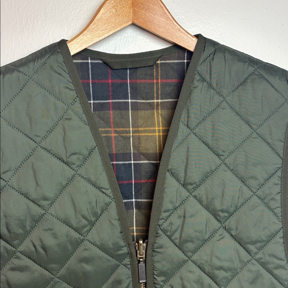 Barbour Men’s Size 44 Diamond Quilted Zip Up Dark Olive Green Vest Equestrian - Picture 3 of 8